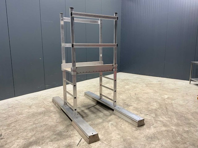 2021 overstap aluminium trap ongebruikt - afbeelding 1 van  6