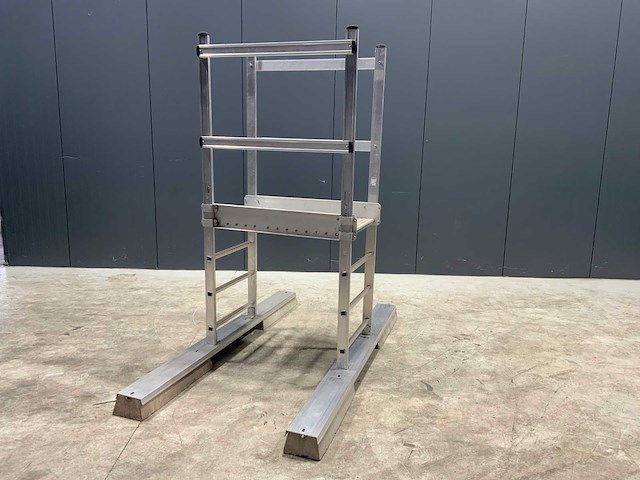 2021 overstap aluminium trap ongebruikt - afbeelding 1 van  2