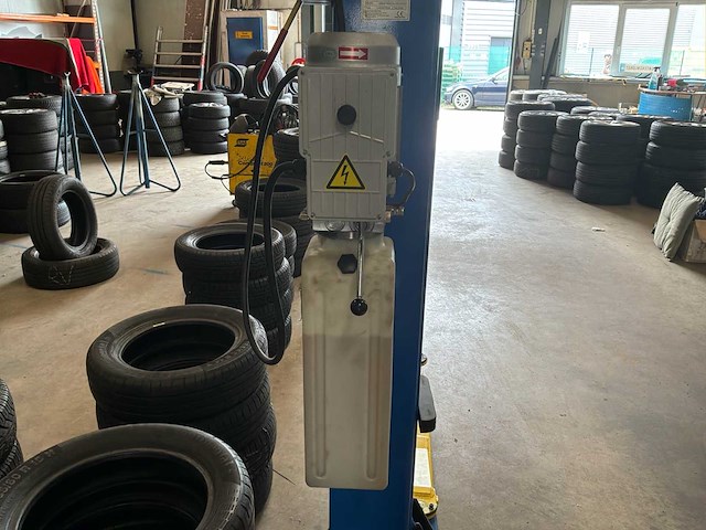 2021 peak 208c hefbrug - afbeelding 8 van  10