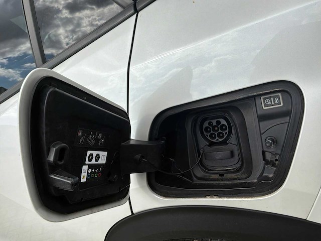 2021 peugeot e-2008 ev all. pack 50 kwh - afbeelding 14 van  35
