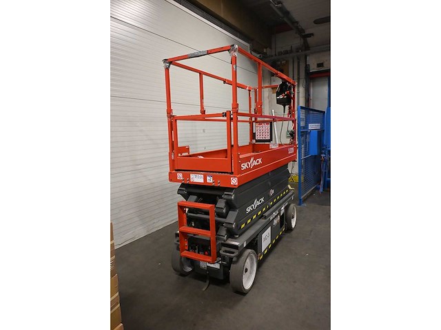 2021 skyjack - sj3226 - 7.79m - elektrische hoogwerker - afbeelding 2 van  16