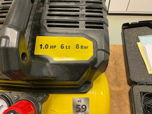 2021 stanley dst100/8/6 luchtcompressor - afbeelding 1 van  2