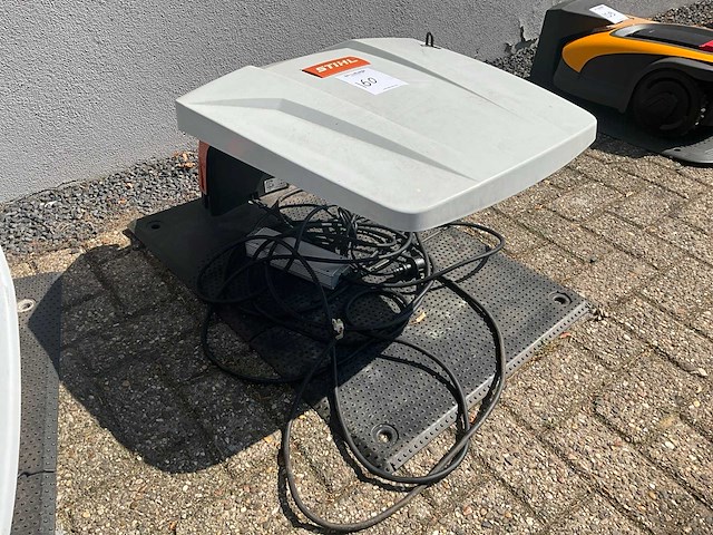 2021 stihl ado 401 / 601 robotmaaier dockingstation - afbeelding 1 van  7