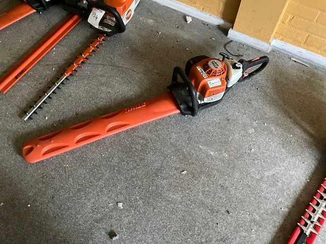 2021 stihl hs 82 r heggenschaar - afbeelding 1 van  5
