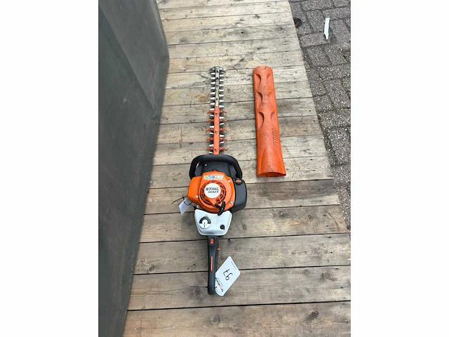 2021 stihl hs 82r heggenschaar - afbeelding 3 van  4