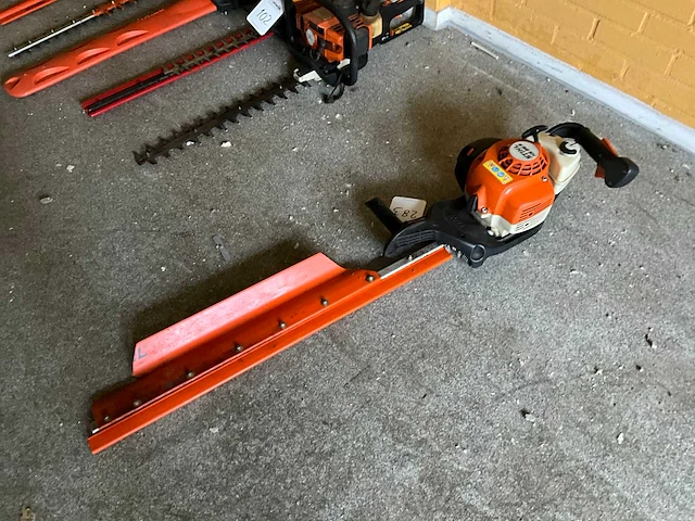 2021 stihl hs 86r benzine heggenschaar - afbeelding 1 van  4