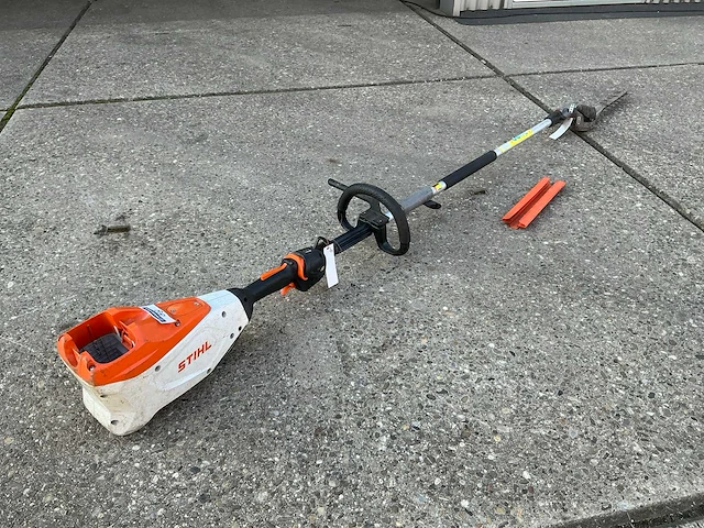 2021 stihl kma 135 r telescopische heggenschaar - afbeelding 3 van  9