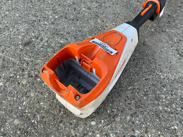 2021 stihl kma 135 r telescopische heggenschaar - afbeelding 4 van  9