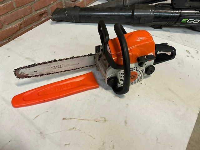 2021 stihl ms180c kettingzaag - afbeelding 1 van  5