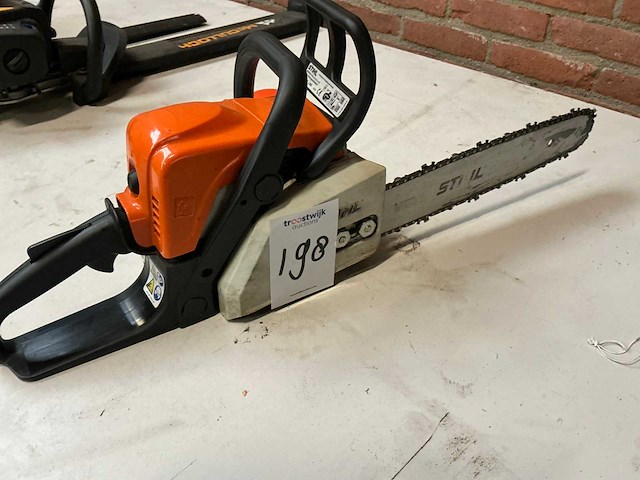 2021 stihl ms180c kettingzaag - afbeelding 3 van  5