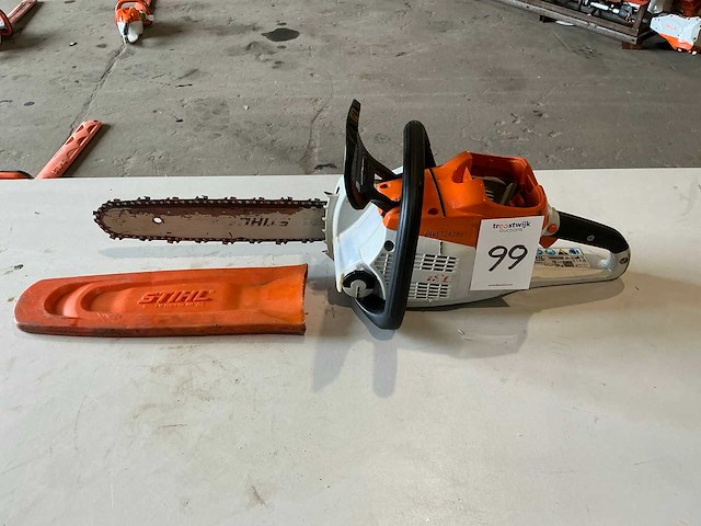 2021 stihl msa220c kettingzaag - afbeelding 1 van  4