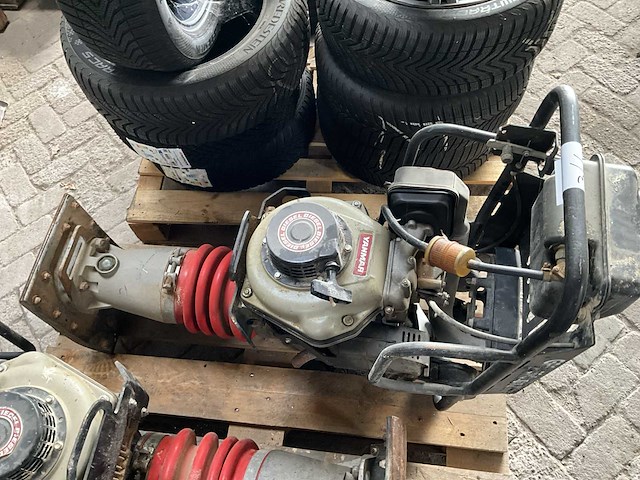 2021 swepac t82 giant trilstamper - afbeelding 1 van  9