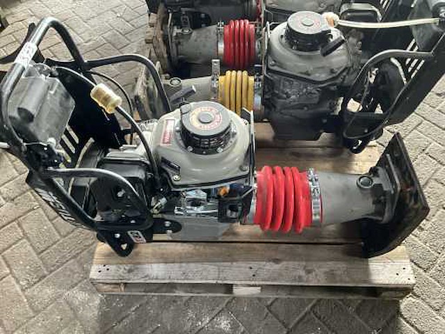 2021 swepac t82 trilstamper - afbeelding 1 van  3