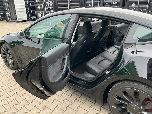 2021 tesla 3 performance (facelift) 513 pk/377 kw personenauto - afbeelding 42 van  57