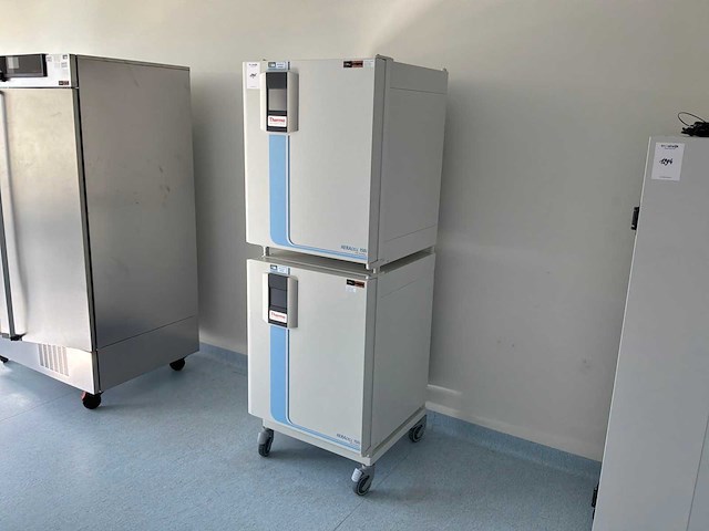 2021 thermowetenschappelijke heracell 150i gp laboratorium co2-incubator (2x) - afbeelding 1 van  11