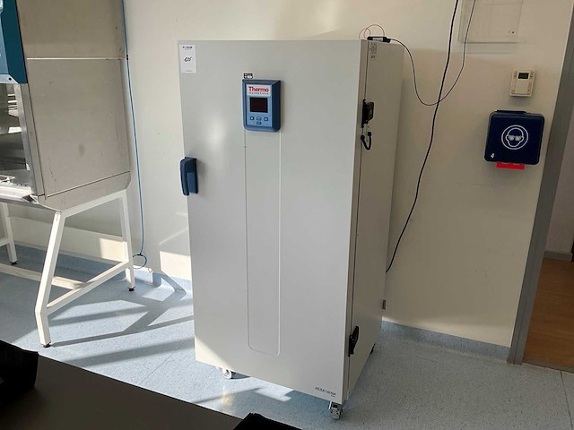 2021 thermowetenschappelijke heratherm ogs400 laboratoriumoven - afbeelding 1 van  7