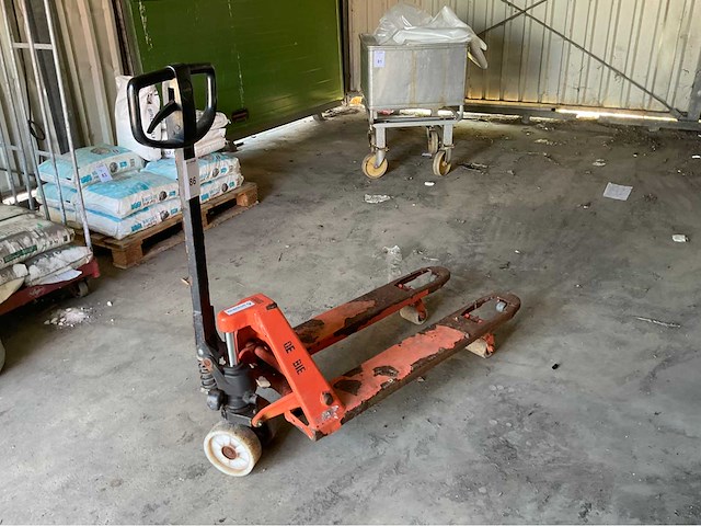 2021 toyota lhm 230 hand hydraulische palletwagen - afbeelding 1 van  4