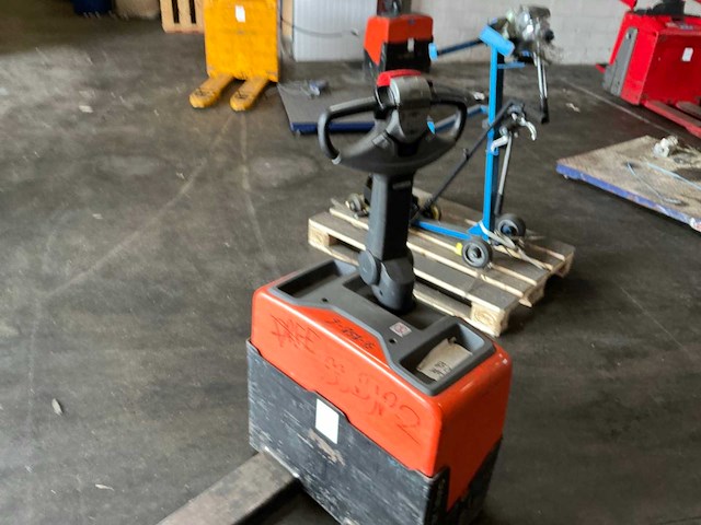 2021 toyota lwe130 elektrische palletwagen - afbeelding 1 van  8