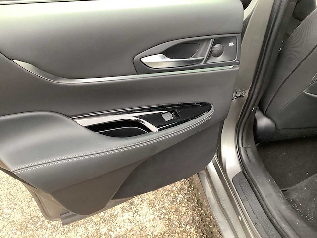 2021 toyota mirai 2 xle executive personenauto s-920-pz - afbeelding 9 van  39