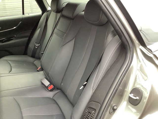 2021 toyota mirai 2 xle executive personenauto s-920-pz - afbeelding 10 van  39