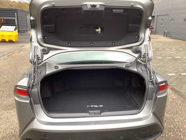 2021 toyota mirai 2 xle executive personenauto s-920-pz - afbeelding 11 van  39