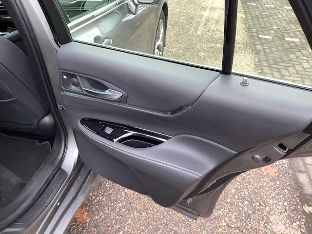 2021 toyota mirai 2 xle executive personenauto s-920-pz - afbeelding 14 van  39