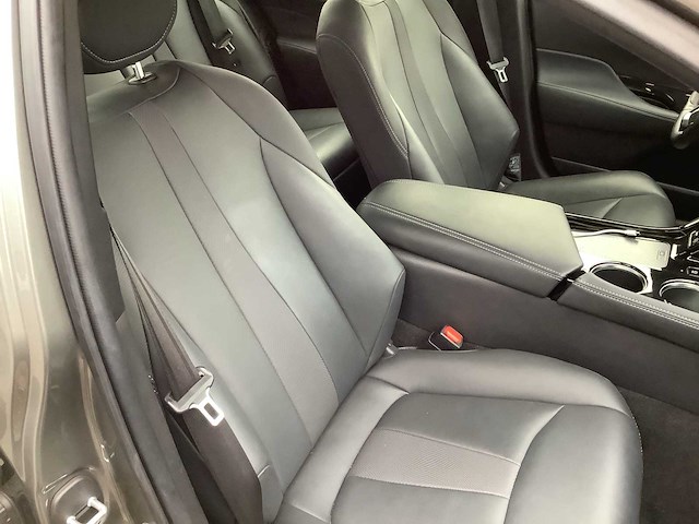 2021 toyota mirai 2 xle executive personenauto s-920-pz - afbeelding 17 van  39