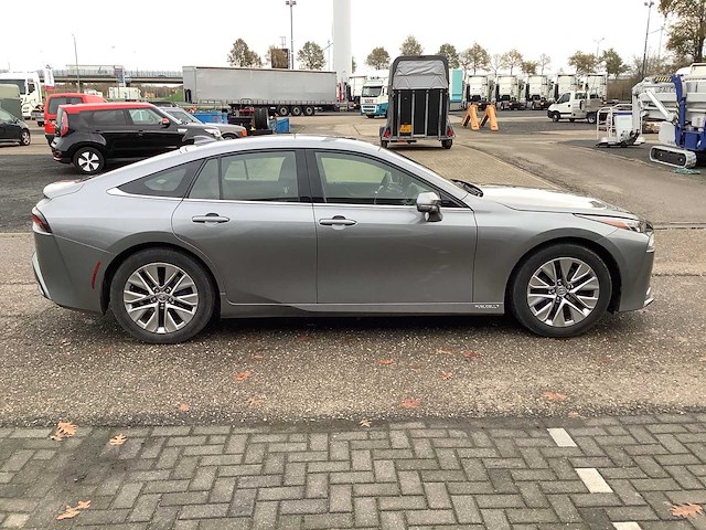 2021 toyota mirai 2 xle executive personenauto s-920-pz - afbeelding 36 van  39
