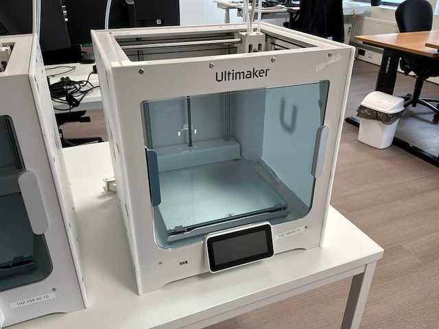 2021 ultimaker s3 3d printer - afbeelding 1 van  8