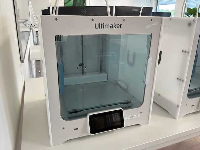 2021 ultimaker s3 3d printer - afbeelding 1 van  8