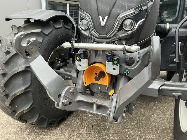 2021 valtra n135 direct smarttouch vierwielaangedreven landbouwtractor - afbeelding 2 van  33