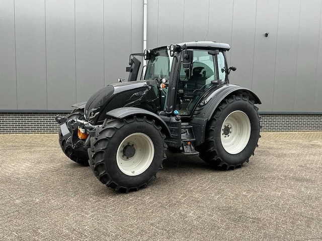 2021 valtra n135 direct smarttouch vierwielaangedreven landbouwtractor - afbeelding 1 van  33