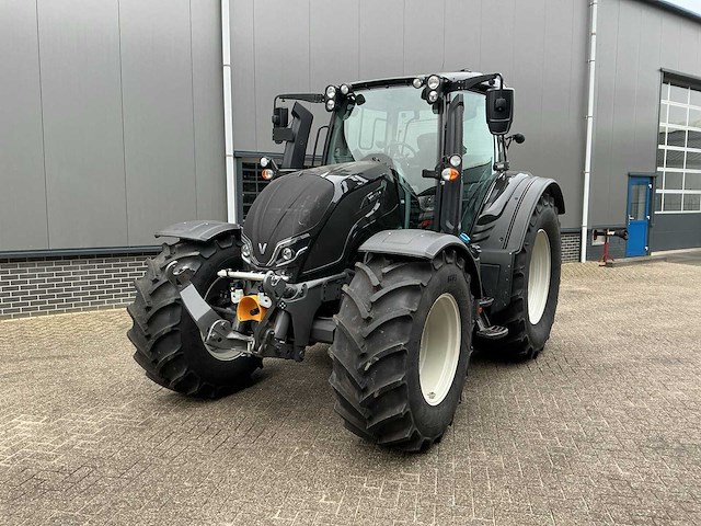 2021 valtra n135 direct smarttouch vierwielaangedreven landbouwtractor - afbeelding 12 van  33