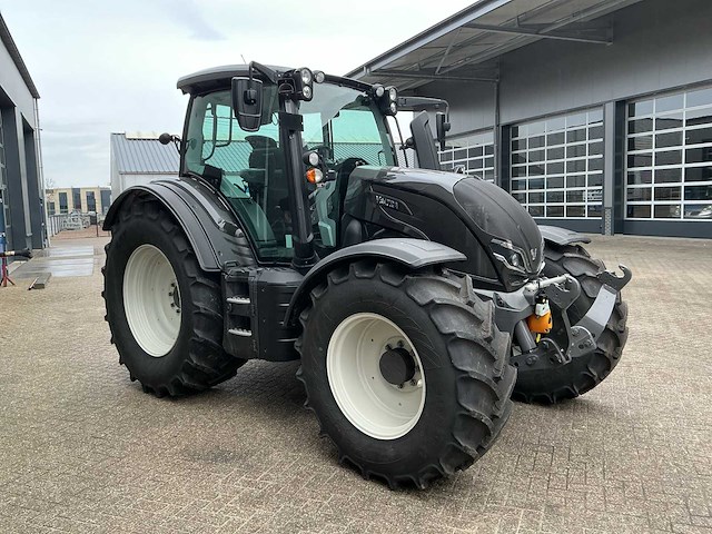 2021 valtra n135 direct smarttouch vierwielaangedreven landbouwtractor - afbeelding 28 van  33