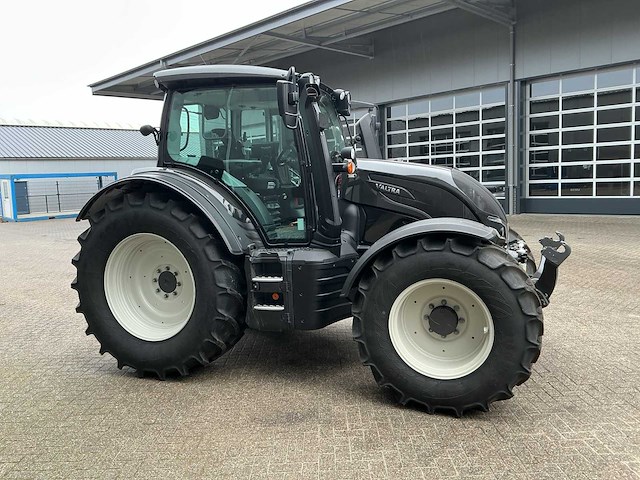 2021 valtra n135 direct smarttouch vierwielaangedreven landbouwtractor - afbeelding 29 van  33