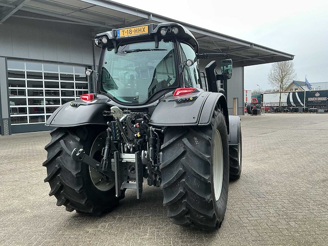2021 valtra n135 direct smarttouch vierwielaangedreven landbouwtractor - afbeelding 30 van  33