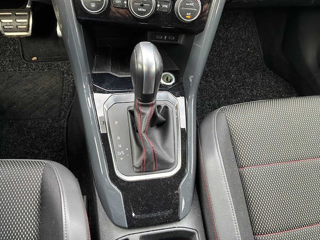 2021 volkswagen t-roc r line 1.5 tsi sport business r personenauto - afbeelding 17 van  41