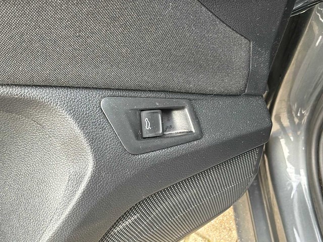 2021 volkswagen t-roc r line 1.5 tsi sport business r personenauto - afbeelding 21 van  41