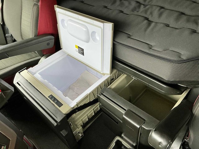 2021 volvo fh unlimited edition opleggertrekker - afbeelding 36 van  46