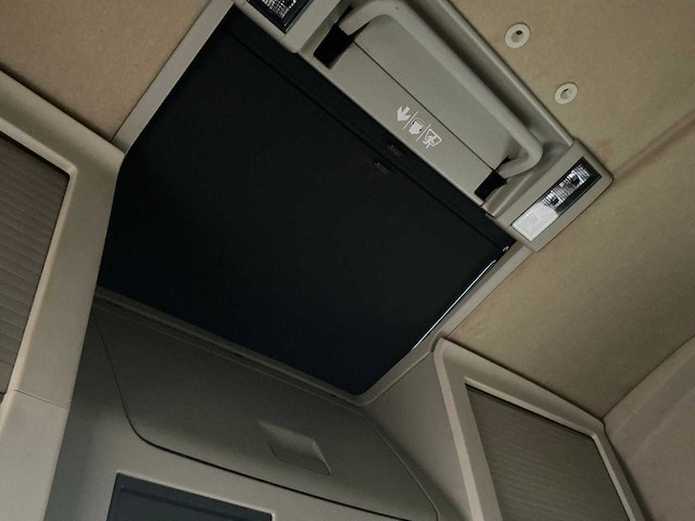 2021 volvo fh vrachtwagen met huifopbouw(c) - afbeelding 27 van  37