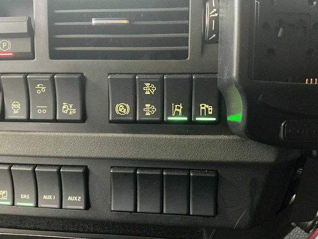 2021 volvo fh vrachtwagen met huifopbouw(c) - afbeelding 30 van  37