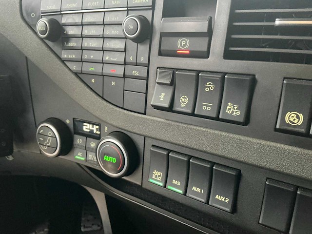 2021 volvo fh vrachtwagen met huifopbouw(c) - afbeelding 31 van  37