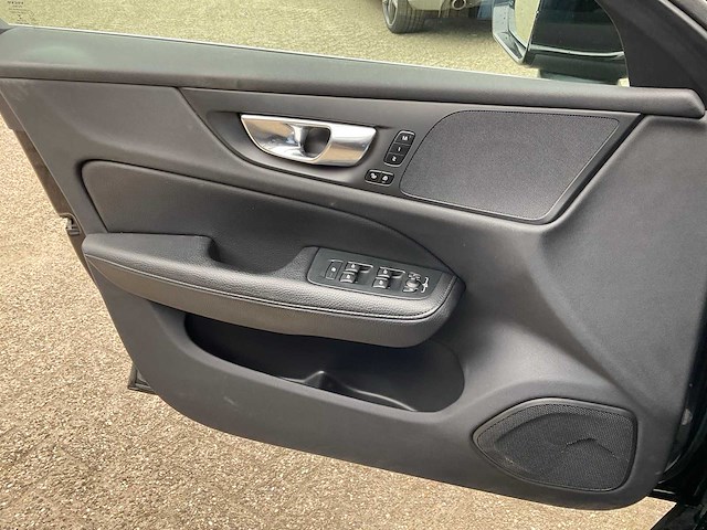2021 volvo v60 2.0 t6 recharge awd business pro personenauto - afbeelding 13 van  25