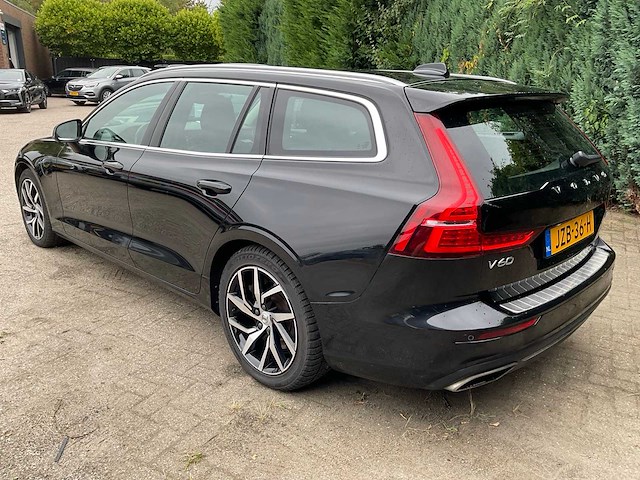 2021 volvo v60 2.0 t6 recharge awd business pro personenauto - afbeelding 8 van  25