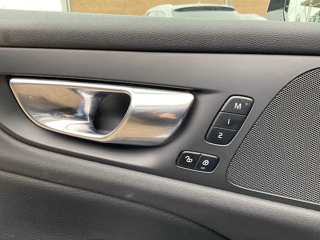 2021 volvo v60 2.0 t6 recharge awd business pro personenauto - afbeelding 14 van  25
