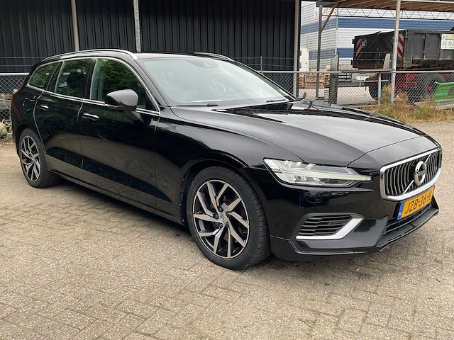 2021 volvo v60 2.0 t6 recharge awd business pro personenauto - afbeelding 23 van  25