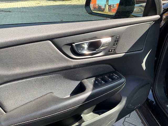2021 volvo v60 r design b3 onyx black personenauto - afbeelding 2 van  42