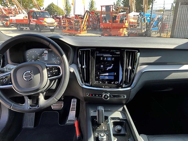 2021 volvo v60 r design b3 onyx black personenauto - afbeelding 6 van  42