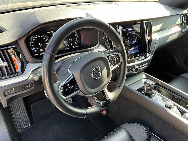 2021 volvo v60 r design b3 onyx black personenauto - afbeelding 5 van  42
