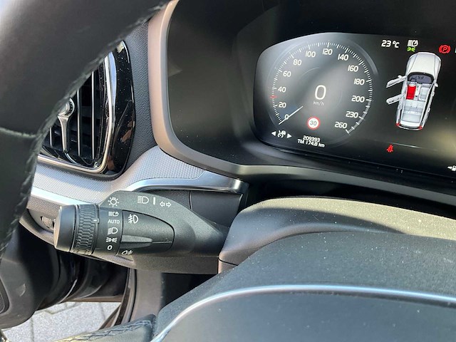 2021 volvo v60 r design b3 onyx black personenauto - afbeelding 13 van  42
